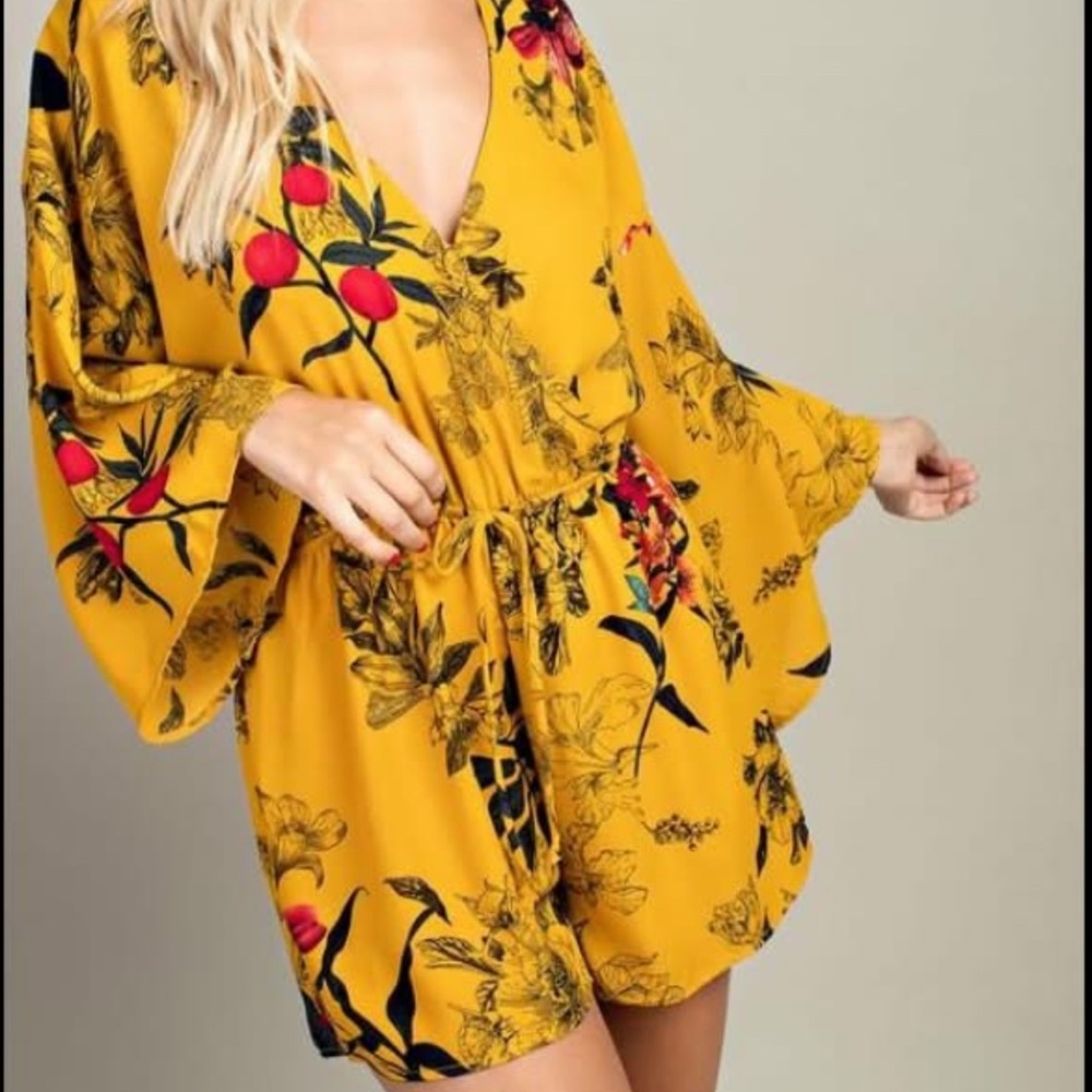 1.4.3. Story By Line Up Yellow Floral Top